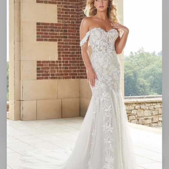 Wedding dress - Picture 4 of 4